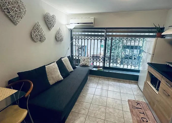 Modern Renovated Mezzanine 테살로니키
