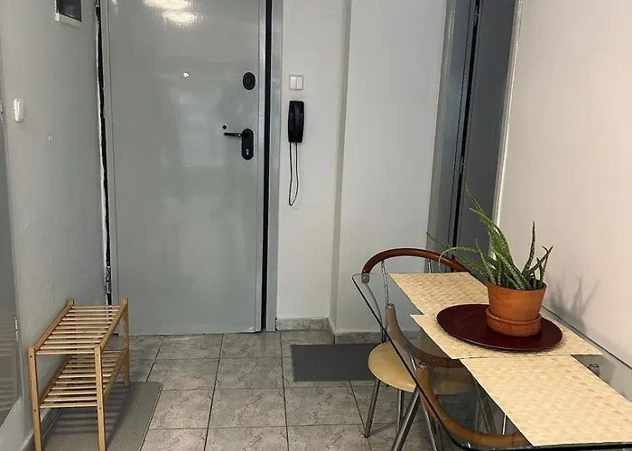 아파트 Modern Renovated Mezzanine *