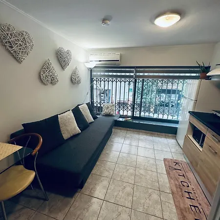 Modern Renovated Mezzanine 테살로니키