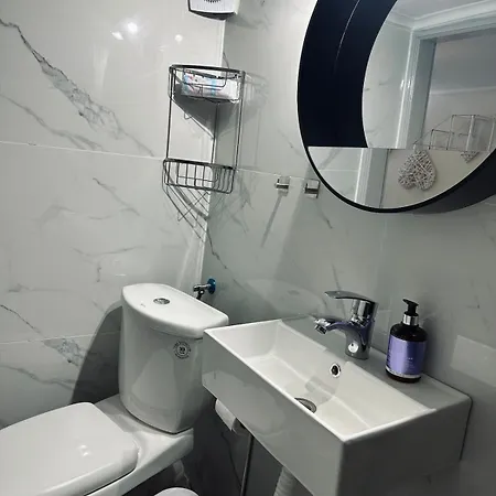 Modern Renovated Mezzanine Apartamento Tessalónica